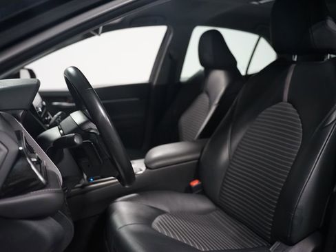 Used 2024 Toyota Camry SE image 15