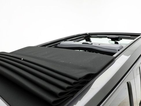 Used 2025 Jeep Wrangler Sport S image 28