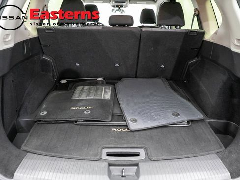 Used 2023 Nissan Rogue SV AWD/4WD image 9