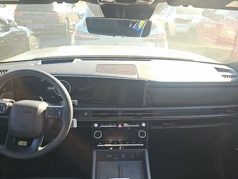 Used 2025 Hyundai Santa Fe Calligraphy image 6