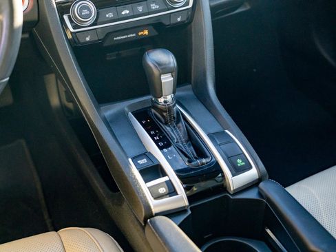 Used 2016 Honda Civic Touring image 29