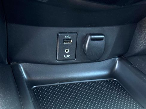 Used 2016 Nissan Rogue SV FWD image 24