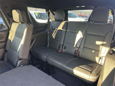 Used 2024 GMC Yukon SLT image 42