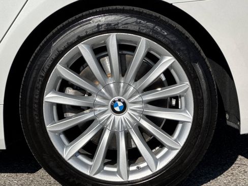 Used 2020 BMW 740i w/ Premium Package image 26