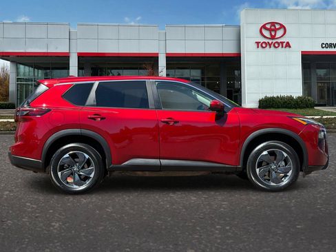 Used 2025 Nissan Rogue SV AWD/4WD image 3