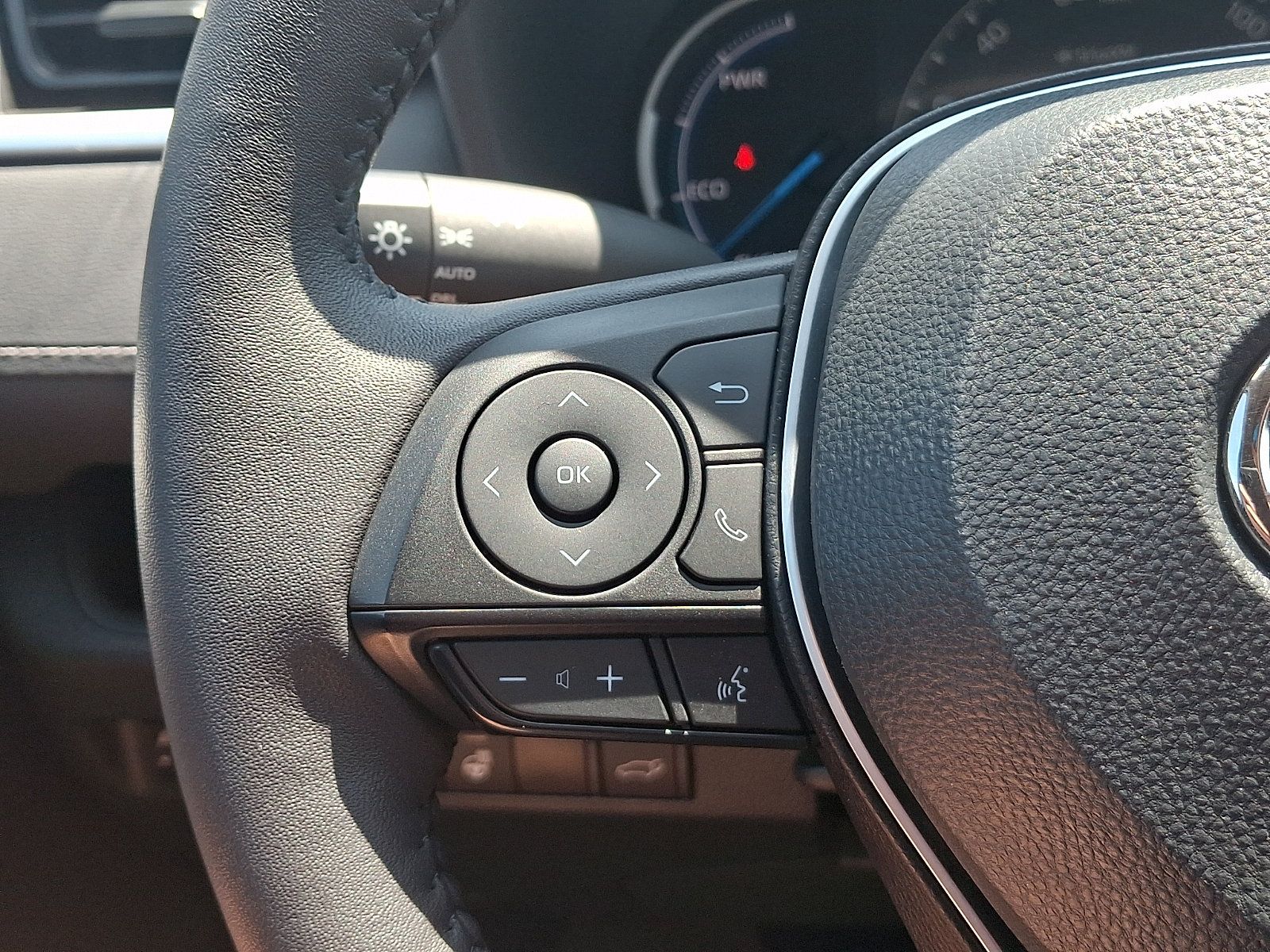 Used 2023 Toyota RAV4 XLE AWD/4WD image 22