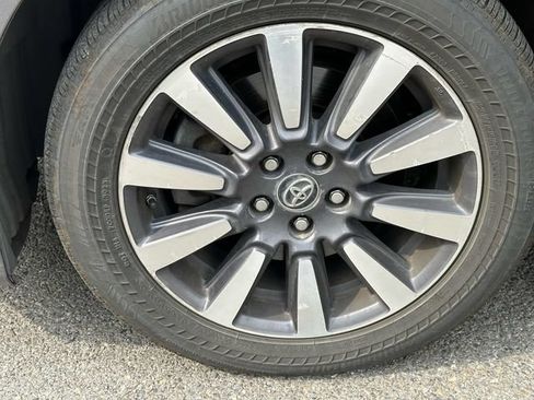Certified 2019 Toyota Sienna XLE w/ XLE Navigation Package AWD/4WD image 16
