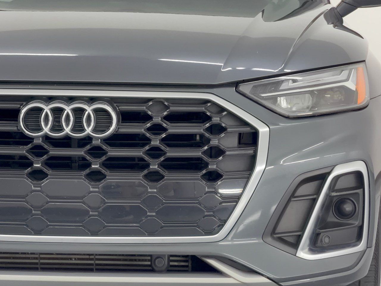 Used 2023 Audi Q5 2.0T Premium w/ Convenience Package AWD/4WD image 12
