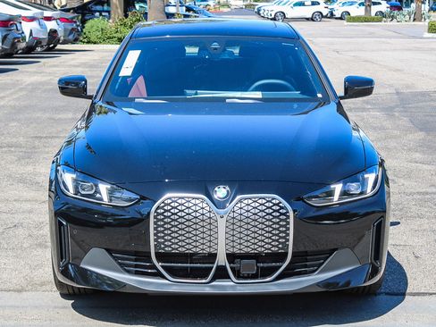 New 2026 BMW i4 eDrive40 w/ Parking Assistance Package RWD image 2