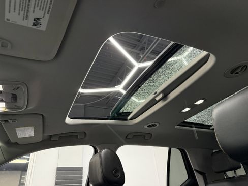 Used 2021 Chevrolet Traverse Premier w/ Redline Edition image 5