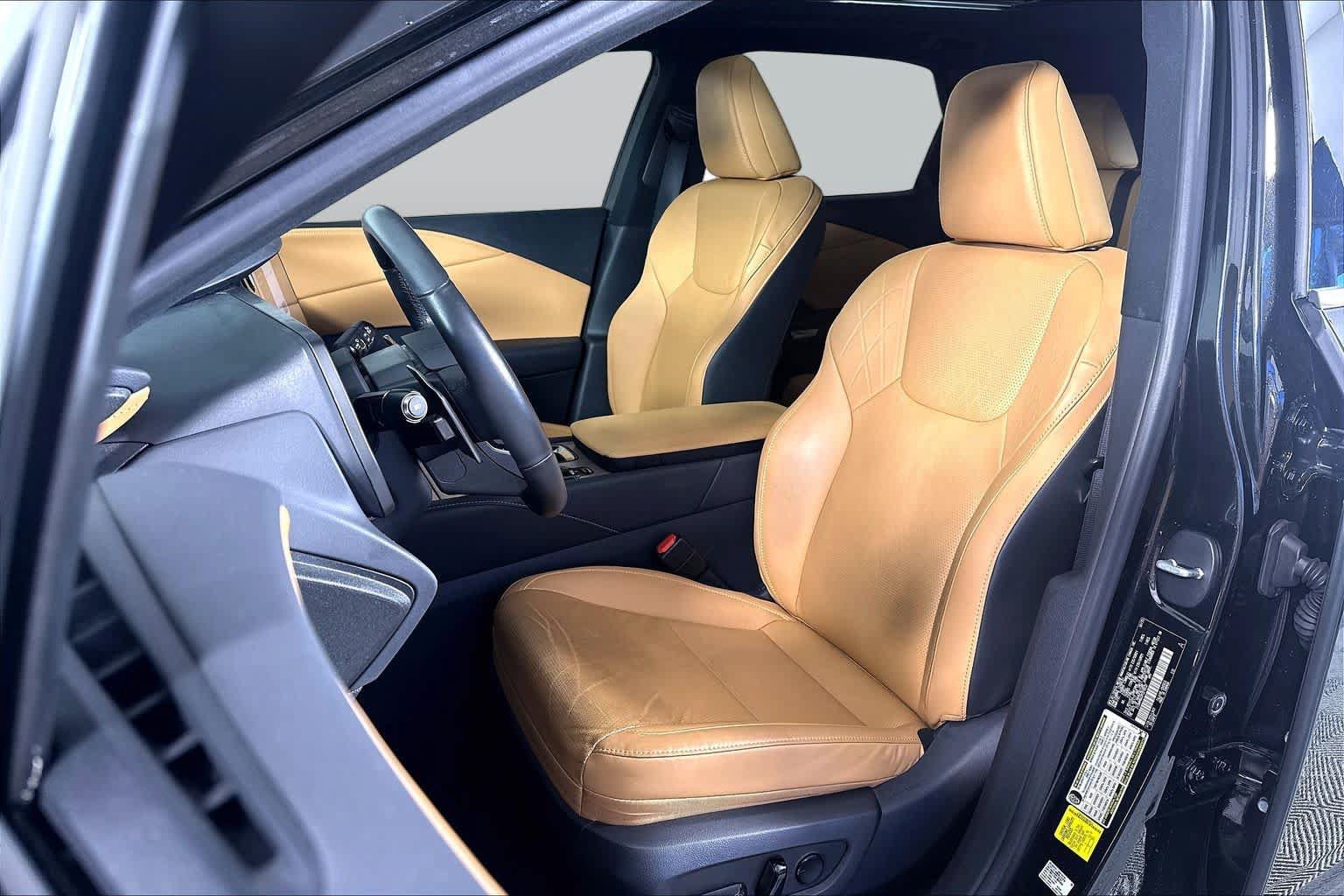Used 2023 Lexus RX 350 Premium Plus w/ Cold Area Package FWD image 8