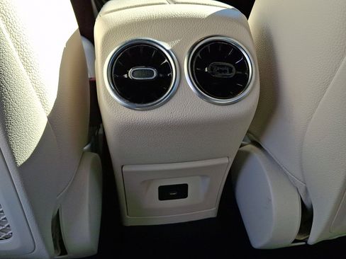 Used 2024 Mercedes-Benz CLA 250 4MATIC image 11