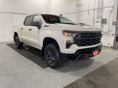 New 2026 Chevrolet Silverado 1500 Custom Trail Boss w/ LPO, Dark Essentials Package