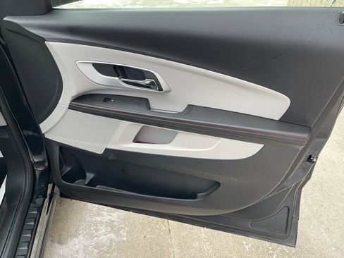 Used 2011 Chevrolet Equinox LT w/ Driver Convenience Package image 43