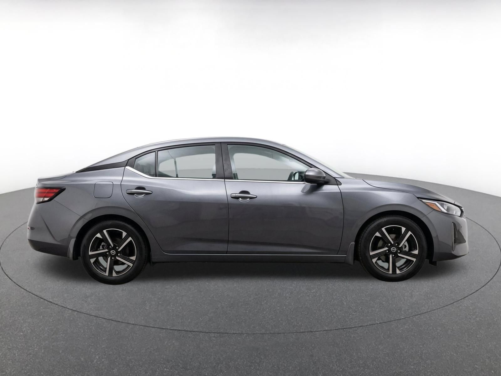Used 2025 Nissan Sentra SV FWD image 9