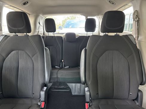 Used 2024 Chrysler Voyager LX FWD image 39