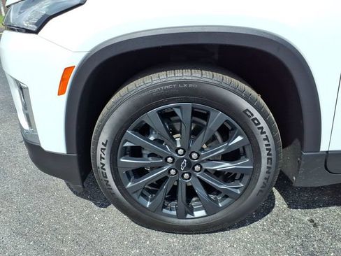 Used 2023 Chevrolet Traverse RS FWD image 17