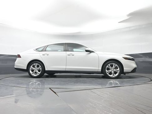 Certified 2023 Honda Accord LX image 32