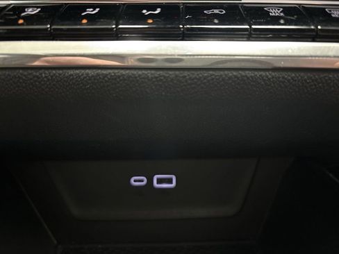 Used 2025 Chevrolet Equinox LT w/ Convenience Package II image 56