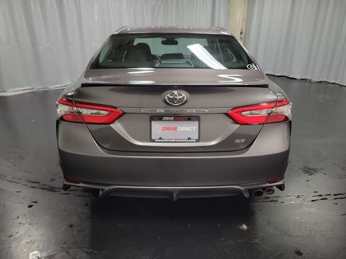 Used 2018 Toyota Camry SE w/ Moonroof Package FWD image 7