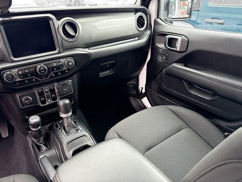 Used 2022 Jeep Wrangler Unlimited Sahara w/ LED Lighting Group image 26