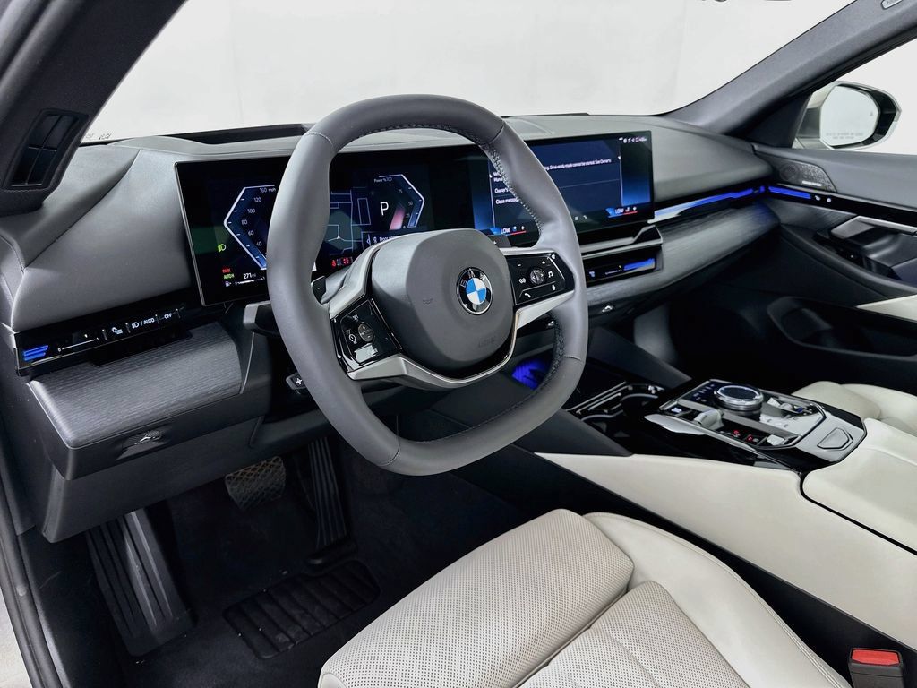 Used 2026 BMW 530i w/ Premium Package RWD image 9