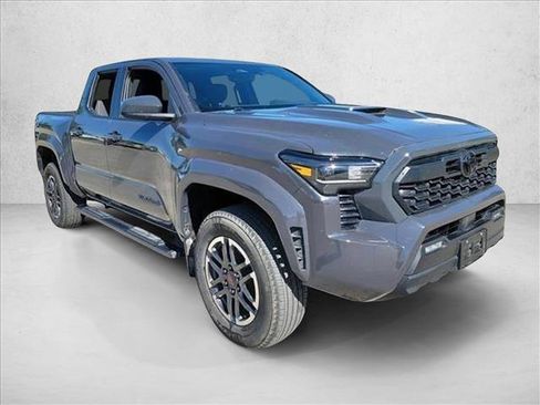 Used 2024 Toyota Tacoma TRD Sport image 3