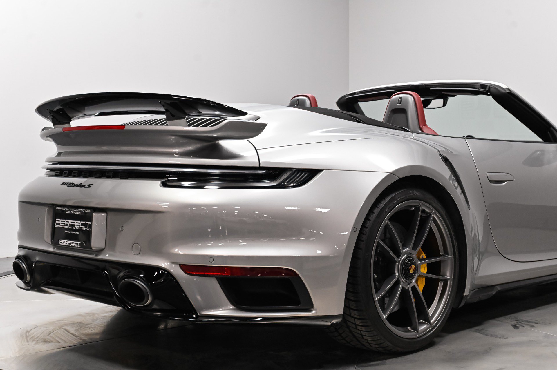 Used 2022 Porsche 911 Turbo S AWD/4WD image 43