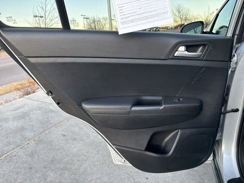 Used 2017 Kia Sportage LX image 18