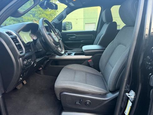 Used 2019 RAM 1500 Big Horn AWD/4WD image 11