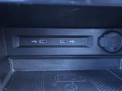 Used 2022 Volkswagen Tiguan SE R-Line image 30