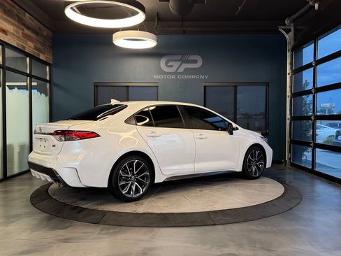Used 2020 Toyota Corolla SE FWD image 3