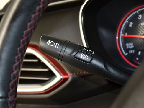 Used 2021 Chevrolet TrailBlazer RS w/ Sun and Liftgate Package image 23