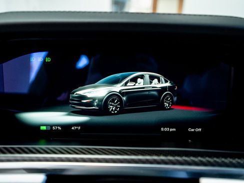 Used 2022 Tesla Model X Plaid image 42