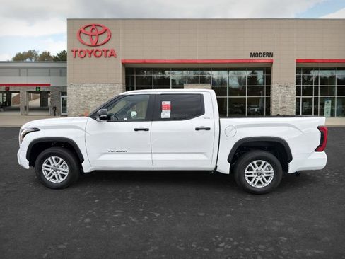 New 2026 Toyota Tundra SR5 RWD image 7