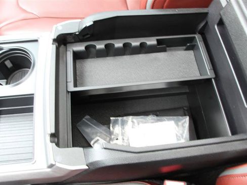 Used 2019 Ford F350 Platinum w/ Platinum Ultimate Package image 40