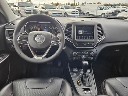 Used 2022 Jeep Cherokee Latitude Lux w/ Mopar Interior Package image 28