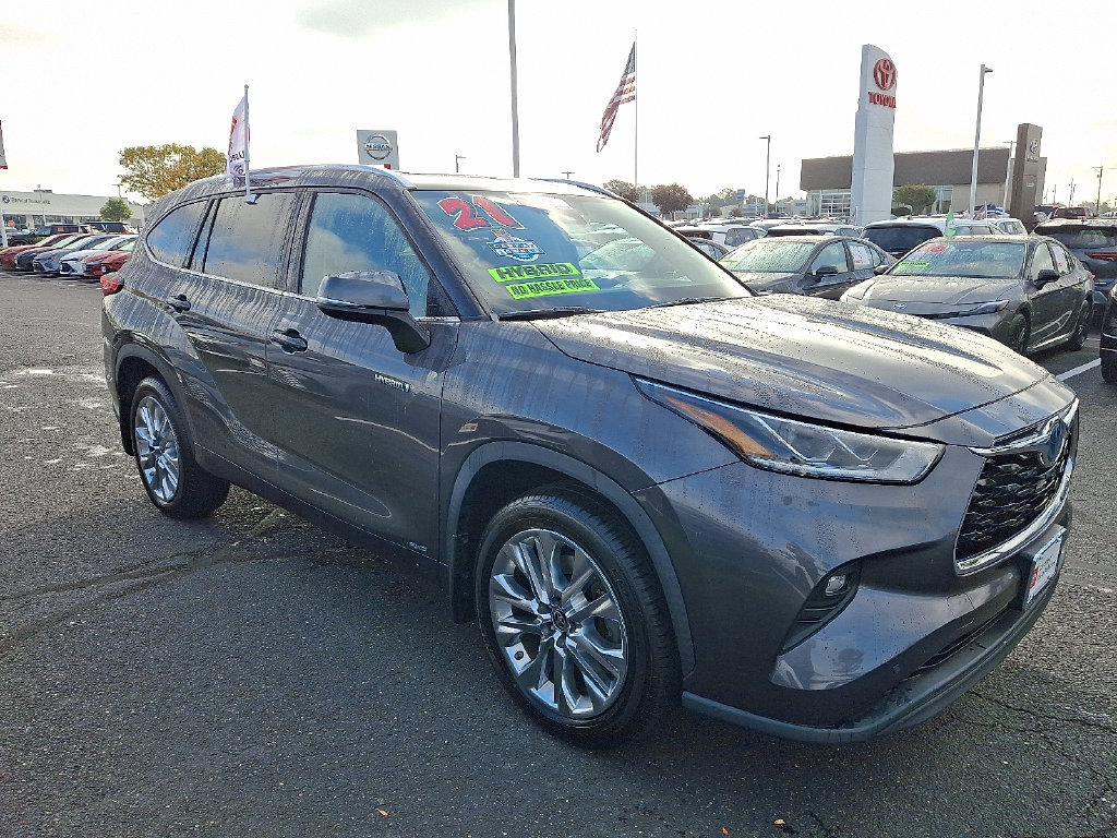 Certified 2021 Toyota Highlander Limited AWD/4WD image 3