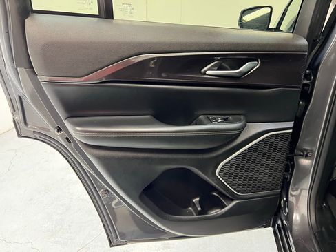 Used 2022 Jeep Grand Cherokee Altitude image 26