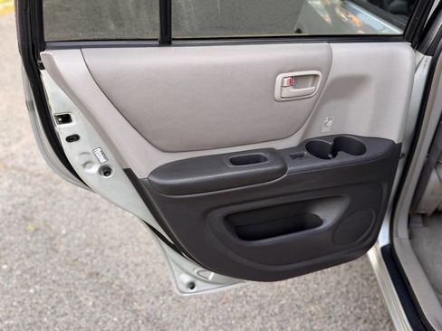 Used 2001 Toyota Highlander 2WD image 29