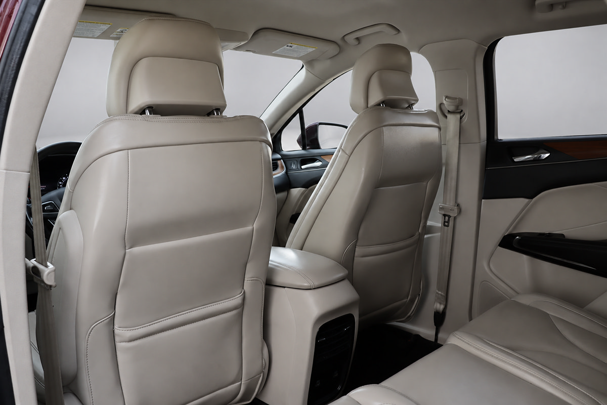 Used 2019 Lincoln MKC Select w/ Select Plus Package FWD image 18
