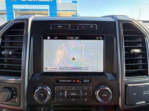 Used 2017 Ford F150 Lariat image 26