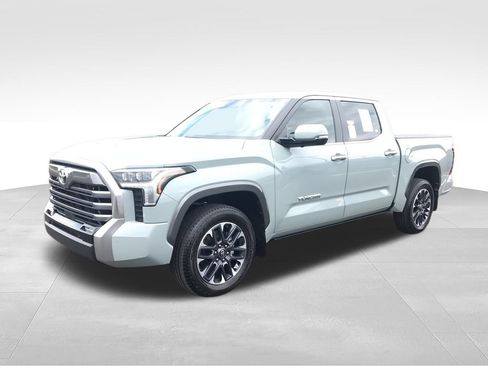 Used 2025 Toyota Tundra Limited AWD/4WD image 5