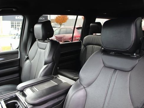 Used 2022 Jeep Wagoneer Series III image 23