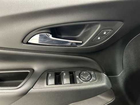 Used 2020 Chevrolet Equinox LT AWD/4WD image 11