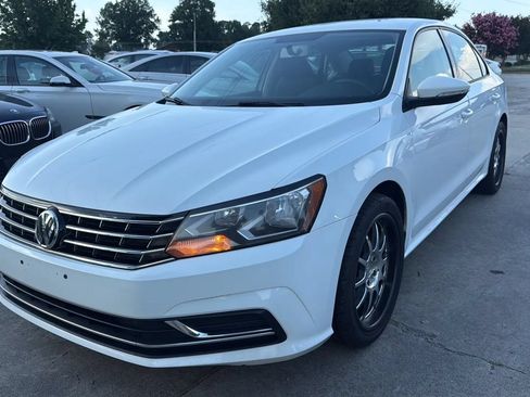 Used 2018 Volkswagen Passat 2.0T S FWD image 1