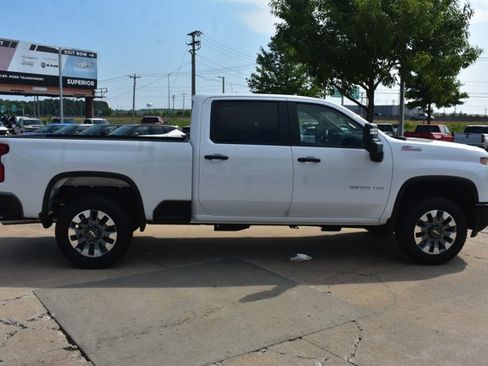 New 2026 Chevrolet Silverado 2500 Custom w/ Custom Value Package AWD/4WD image 4