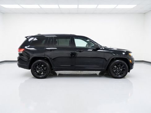 Used 2024 Jeep Grand Cherokee L Laredo AWD/4WD image 23