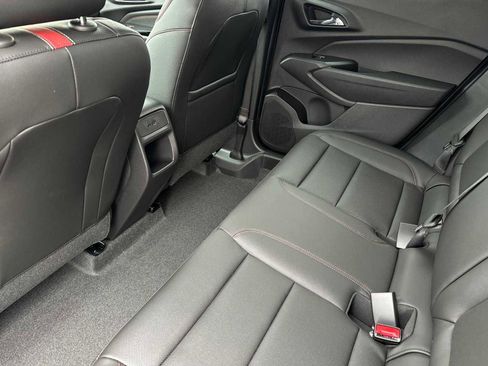 New 2025 Chevrolet Trax RS w/ Sunroof Package image 7