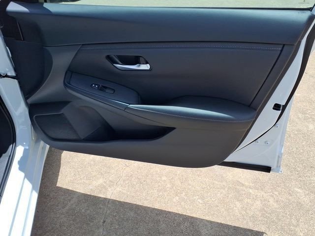 Used 2024 Nissan Sentra SV FWD image 7
